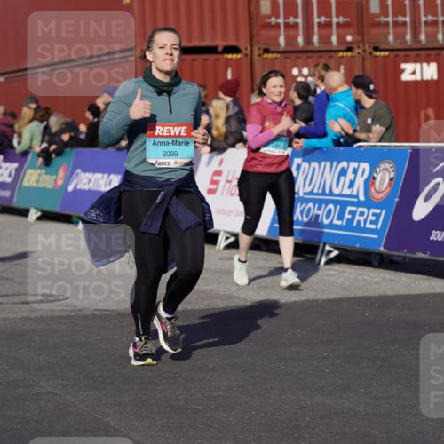 03.10.2025 - Köhlbrandbrückenlauf Michael Burmester http://msf.ph/oto/9021403 03.10.2025 10:22:42 Ziel 1452, 1934, 2028, 2099, 2682, 3322, 3574, 3619 meine-sportfotos.de