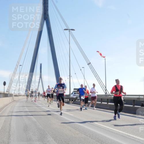 03.10.2025 - Köhlbrandbrückenlauf Matties Gatica Varas http://msf.ph/oto/9021404 03.10.2025 12:24:57 Position 1 0, 24 meine-sportfotos.de