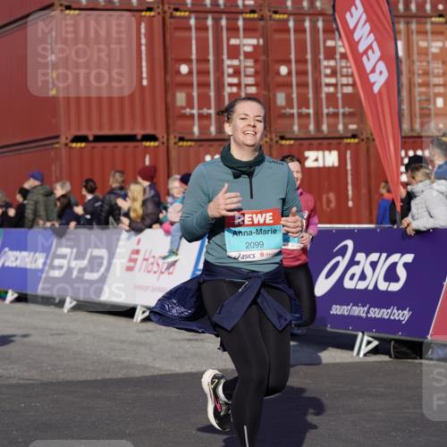 03.10.2025 - Köhlbrandbrückenlauf Michael Burmester http://msf.ph/oto/9021406 03.10.2025 10:22:42 Ziel 1452, 1934, 2028, 2099, 2682, 3322, 3574, 3619 meine-sportfotos.de