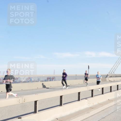 03.10.2025 - Köhlbrandbrückenlauf Matties Gatica Varas http://msf.ph/oto/9021415 03.10.2025 12:25:08 Position 1  meine-sportfotos.de