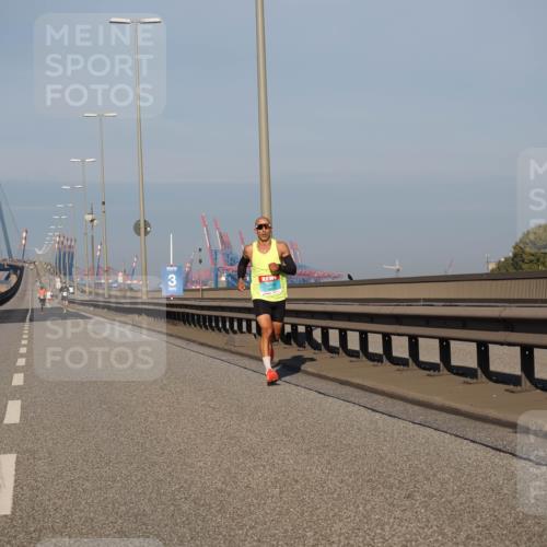 03.10.2025 - Köhlbrandbrückenlauf Fabian Wolf http://msf.ph/oto/9021417 03.10.2025 09:35:10 Position 3 3 meine-sportfotos.de