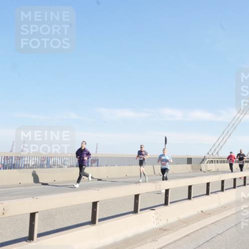 03.10.2025 - Köhlbrandbrückenlauf Matties Gatica Varas http://msf.ph/oto/9021418 03.10.2025 12:25:08 Position 1  meine-sportfotos.de