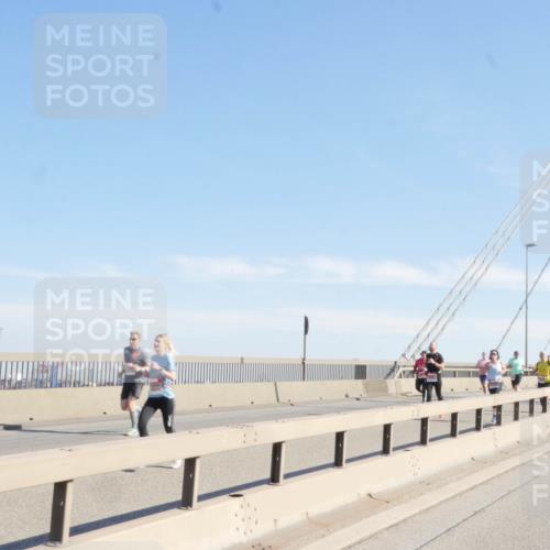 03.10.2025 - Köhlbrandbrückenlauf Matties Gatica Varas http://msf.ph/oto/9021422 03.10.2025 12:25:09 Position 1  meine-sportfotos.de