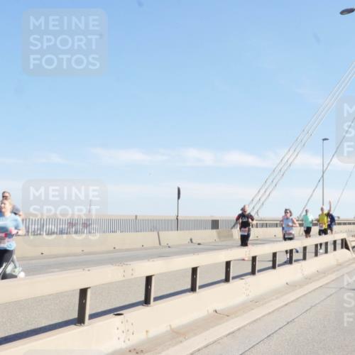 03.10.2025 - Köhlbrandbrückenlauf Matties Gatica Varas http://msf.ph/oto/9021423 03.10.2025 12:25:10 Position 1  meine-sportfotos.de
