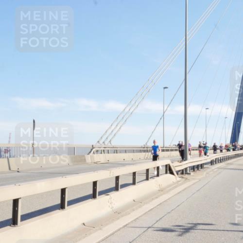 03.10.2025 - Köhlbrandbrückenlauf Matties Gatica Varas http://msf.ph/oto/9021430 03.10.2025 12:25:14 Position 1  meine-sportfotos.de