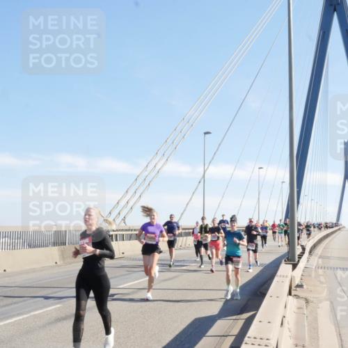03.10.2025 - Köhlbrandbrückenlauf Matties Gatica Varas http://msf.ph/oto/9021434 03.10.2025 12:25:18 Position 1  meine-sportfotos.de