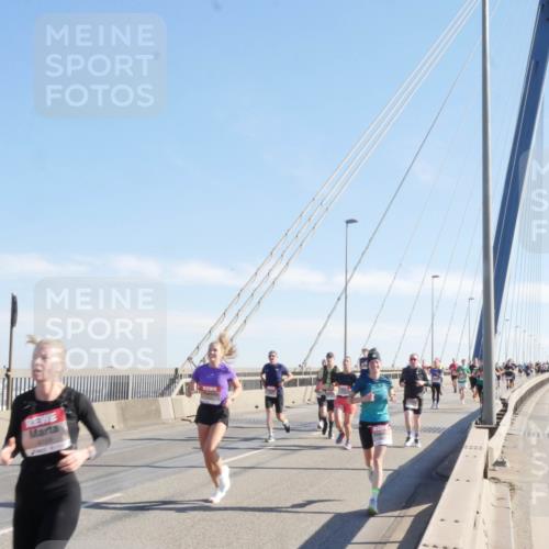 03.10.2025 - Köhlbrandbrückenlauf Matties Gatica Varas http://msf.ph/oto/9021435 03.10.2025 12:25:19 Position 1 4124 meine-sportfotos.de
