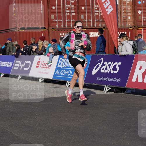 03.10.2025 - Köhlbrandbrückenlauf Michael Burmester http://msf.ph/oto/9021438 03.10.2025 10:22:46 Ziel 1452, 1934, 2028, 2031, 2682, 3322, 3574 meine-sportfotos.de