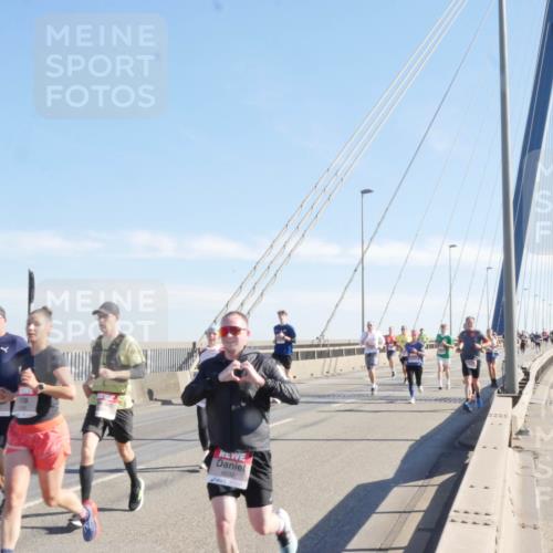 03.10.2025 - Köhlbrandbrückenlauf Matties Gatica Varas http://msf.ph/oto/9021448 03.10.2025 12:25:22 Position 1 6032 meine-sportfotos.de