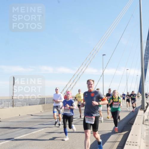 03.10.2025 - Köhlbrandbrückenlauf Matties Gatica Varas http://msf.ph/oto/9021463 03.10.2025 12:25:25 Position 1 5671 meine-sportfotos.de