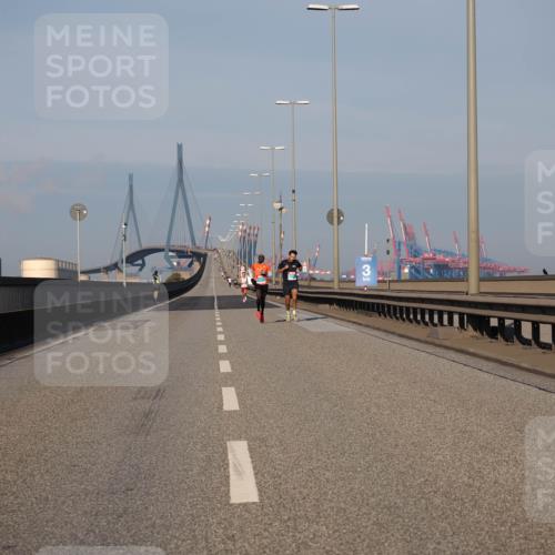 03.10.2025 - Köhlbrandbrückenlauf Fabian Wolf http://msf.ph/oto/9021464 03.10.2025 09:35:23 Position 3  meine-sportfotos.de
