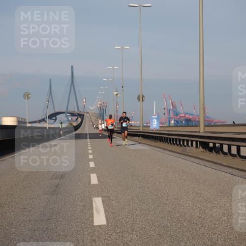 03.10.2025 - Köhlbrandbrückenlauf Fabian Wolf http://msf.ph/oto/9021475 03.10.2025 09:35:23 Position 3  meine-sportfotos.de