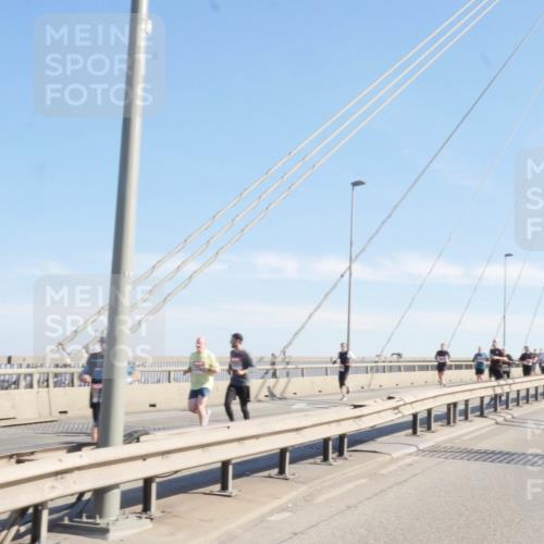 03.10.2025 - Köhlbrandbrückenlauf Matties Gatica Varas http://msf.ph/oto/9021479 03.10.2025 12:25:34 Position 1 11 meine-sportfotos.de