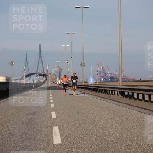 03.10.2025 - Köhlbrandbrückenlauf Fabian Wolf http://msf.ph/oto/9021485 03.10.2025 09:35:24 Position 3  meine-sportfotos.de