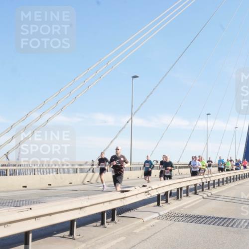 03.10.2025 - Köhlbrandbrückenlauf Matties Gatica Varas http://msf.ph/oto/9021490 03.10.2025 12:25:38 Position 1  meine-sportfotos.de