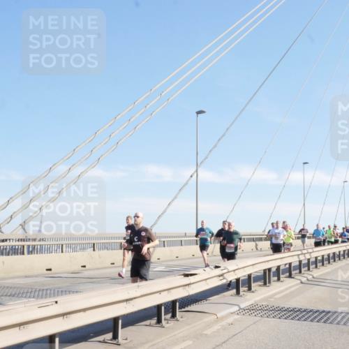 03.10.2025 - Köhlbrandbrückenlauf Matties Gatica Varas http://msf.ph/oto/9021492 03.10.2025 12:25:38 Position 1  meine-sportfotos.de