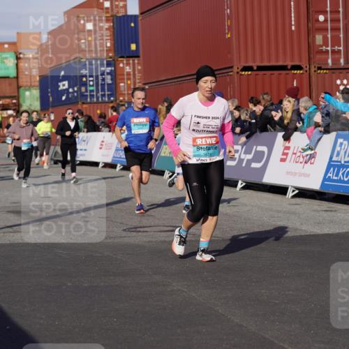 03.10.2025 - Köhlbrandbrückenlauf Michael Burmester http://msf.ph/oto/9021493 03.10.2025 10:22:51 Ziel 1320, 1484, 1751, 1934, 2031, 2087, 2682, 2690, 2861, 2862, 2907, 3109, 3222, 3322, 3480, 3574 meine-sportfotos.de