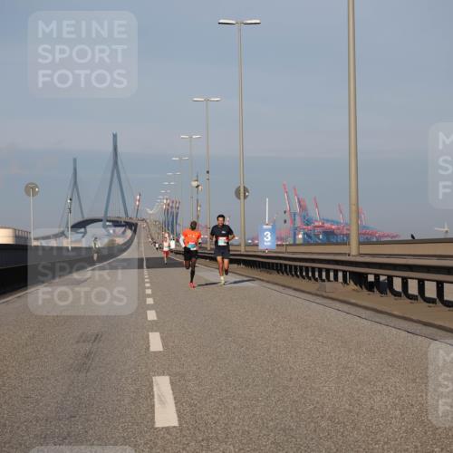03.10.2025 - Köhlbrandbrückenlauf Fabian Wolf http://msf.ph/oto/9021497 03.10.2025 09:35:24 Position 3  meine-sportfotos.de