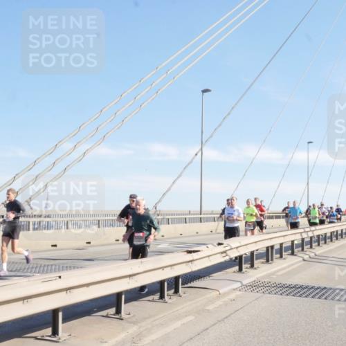 03.10.2025 - Köhlbrandbrückenlauf Matties Gatica Varas http://msf.ph/oto/9021499 03.10.2025 12:25:40 Position 1  meine-sportfotos.de
