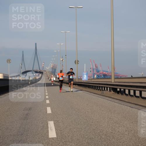 03.10.2025 - Köhlbrandbrückenlauf Fabian Wolf http://msf.ph/oto/9021500 03.10.2025 09:35:25 Position 3  meine-sportfotos.de