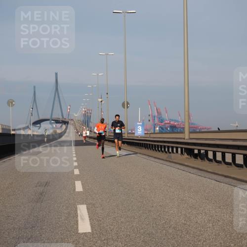 03.10.2025 - Köhlbrandbrückenlauf Fabian Wolf http://msf.ph/oto/9021506 03.10.2025 09:35:25 Position 3 3 meine-sportfotos.de