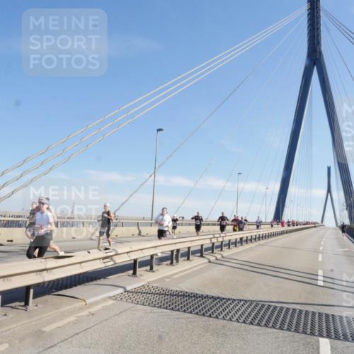 03.10.2025 - Köhlbrandbrückenlauf Matties Gatica Varas http://msf.ph/oto/9021516 03.10.2025 12:26:12 Position 1  meine-sportfotos.de