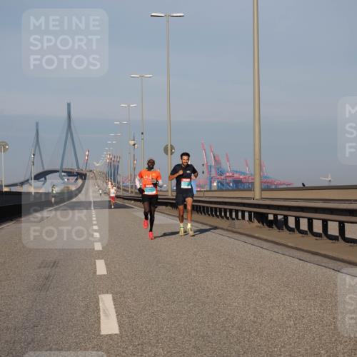 03.10.2025 - Köhlbrandbrückenlauf Fabian Wolf http://msf.ph/oto/9021528 03.10.2025 09:35:27 Position 3  meine-sportfotos.de