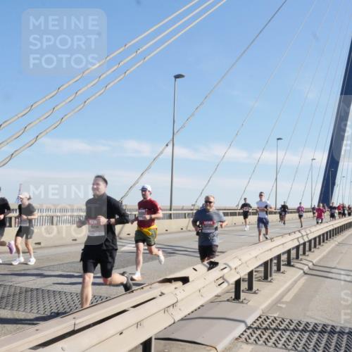 03.10.2025 - Köhlbrandbrückenlauf Matties Gatica Varas http://msf.ph/oto/9021534 03.10.2025 12:26:16 Position 1  meine-sportfotos.de