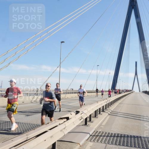 03.10.2025 - Köhlbrandbrückenlauf Matties Gatica Varas http://msf.ph/oto/9021539 03.10.2025 12:26:17 Position 1 11 meine-sportfotos.de
