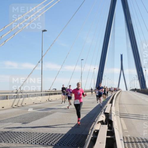 03.10.2025 - Köhlbrandbrückenlauf Matties Gatica Varas http://msf.ph/oto/9021543 03.10.2025 12:26:21 Position 1  meine-sportfotos.de