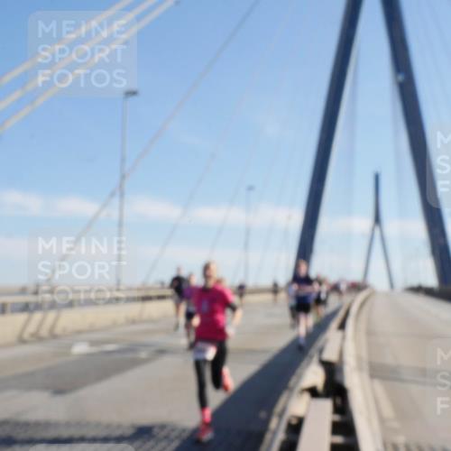 03.10.2025 - Köhlbrandbrückenlauf Matties Gatica Varas http://msf.ph/oto/9021544 03.10.2025 12:26:21 Position 1  meine-sportfotos.de