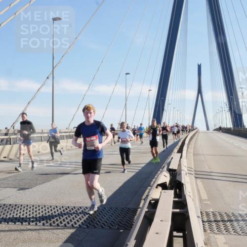 03.10.2025 - Köhlbrandbrückenlauf Matties Gatica Varas http://msf.ph/oto/9021555 03.10.2025 12:26:24 Position 1 4118 meine-sportfotos.de