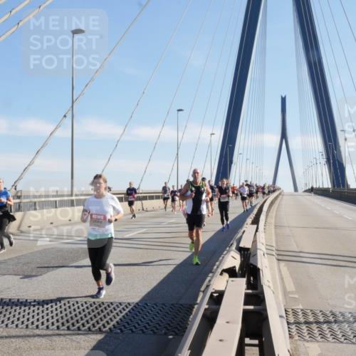 03.10.2025 - Köhlbrandbrückenlauf Matties Gatica Varas http://msf.ph/oto/9021562 03.10.2025 12:26:25 Position 1  meine-sportfotos.de