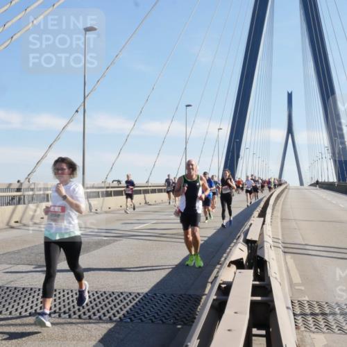 03.10.2025 - Köhlbrandbrückenlauf Matties Gatica Varas http://msf.ph/oto/9021564 03.10.2025 12:26:26 Position 1  meine-sportfotos.de
