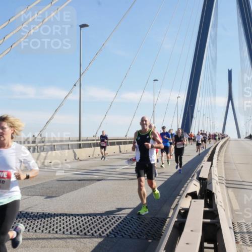 03.10.2025 - Köhlbrandbrückenlauf Matties Gatica Varas http://msf.ph/oto/9021566 03.10.2025 12:26:26 Position 1 4496 meine-sportfotos.de