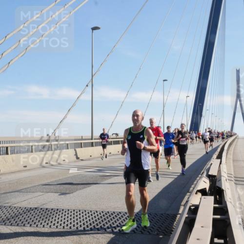 03.10.2025 - Köhlbrandbrückenlauf Matties Gatica Varas http://msf.ph/oto/9021568 03.10.2025 12:26:27 Position 1  meine-sportfotos.de