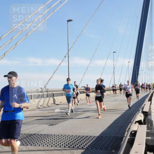 03.10.2025 - Köhlbrandbrückenlauf Matties Gatica Varas http://msf.ph/oto/9021583 03.10.2025 12:26:30 Position 1  meine-sportfotos.de