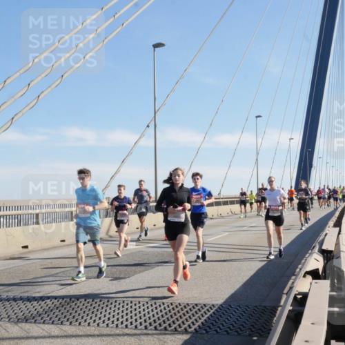 03.10.2025 - Köhlbrandbrückenlauf Matties Gatica Varas http://msf.ph/oto/9021591 03.10.2025 12:26:31 Position 1  meine-sportfotos.de