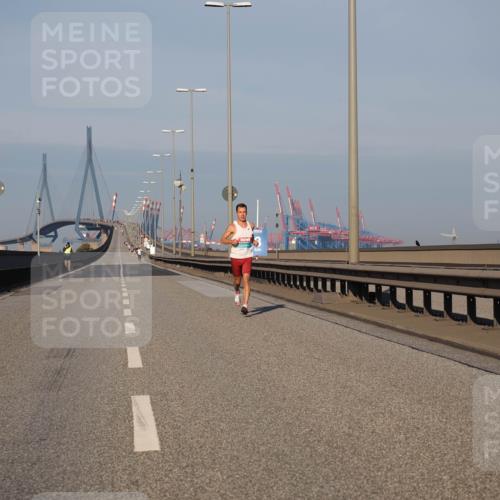 03.10.2025 - Köhlbrandbrückenlauf Fabian Wolf http://msf.ph/oto/9021599 03.10.2025 09:35:39 Position 3  meine-sportfotos.de