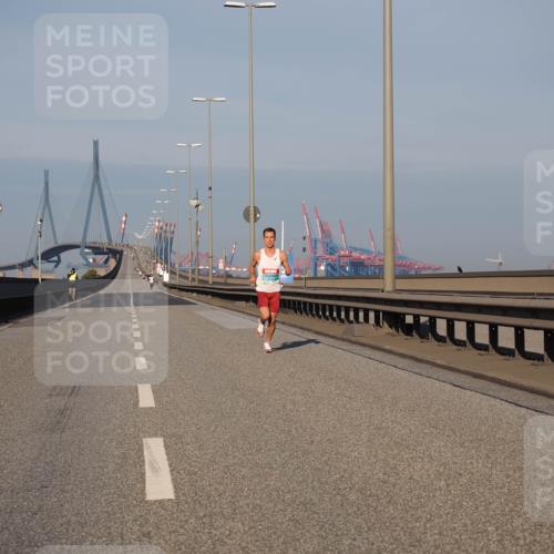 03.10.2025 - Köhlbrandbrückenlauf Fabian Wolf http://msf.ph/oto/9021602 03.10.2025 09:35:39 Position 3  meine-sportfotos.de