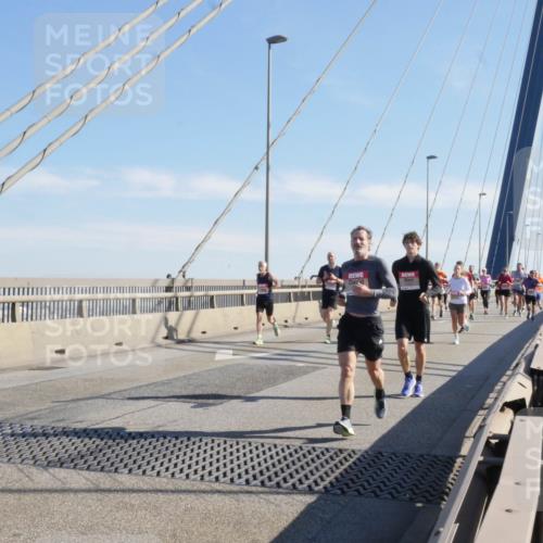 03.10.2025 - Köhlbrandbrückenlauf Matties Gatica Varas http://msf.ph/oto/9021603 03.10.2025 12:26:35 Position 1  meine-sportfotos.de