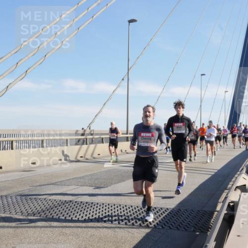 03.10.2025 - Köhlbrandbrückenlauf Matties Gatica Varas http://msf.ph/oto/9021605 03.10.2025 12:26:36 Position 1 6194 meine-sportfotos.de