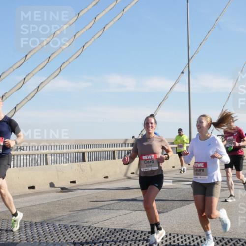 03.10.2025 - Köhlbrandbrückenlauf Matties Gatica Varas http://msf.ph/oto/9021617 03.10.2025 12:26:39 Position 1 4246, 4247 meine-sportfotos.de