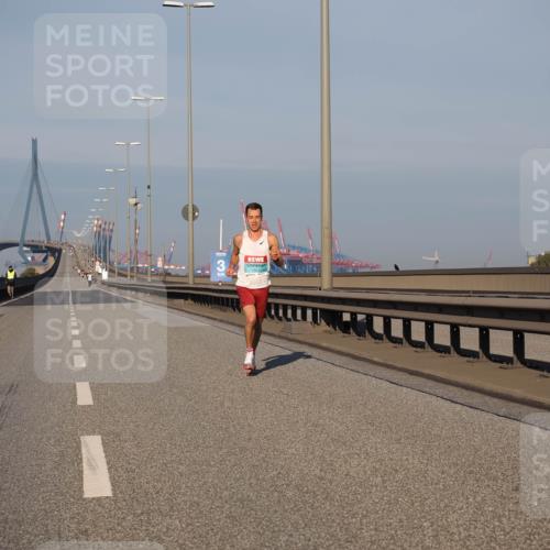 03.10.2025 - Köhlbrandbrückenlauf Fabian Wolf http://msf.ph/oto/9021625 03.10.2025 09:35:41 Position 3 1013 meine-sportfotos.de