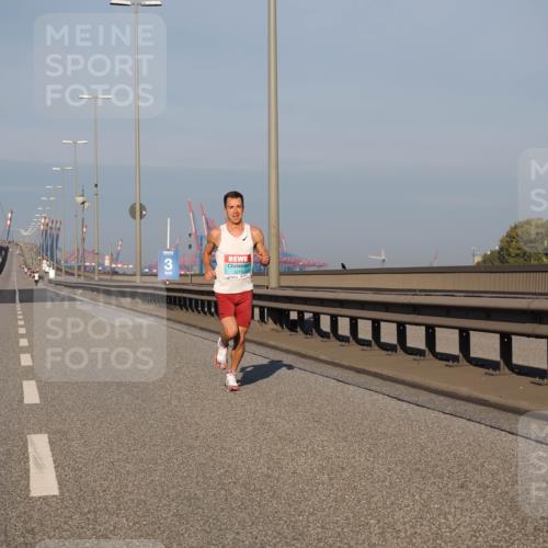 03.10.2025 - Köhlbrandbrückenlauf Fabian Wolf http://msf.ph/oto/9021635 03.10.2025 09:35:41 Position 3 3, 1013 meine-sportfotos.de