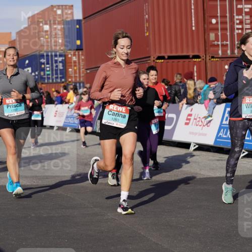 03.10.2025 - Köhlbrandbrückenlauf Michael Burmester http://msf.ph/oto/9021637 03.10.2025 10:23:03 Ziel 1263, 1707, 1723, 1777, 1954, 2072, 2125, 2141, 2167, 2188, 2740, 2829, 2840, 2842, 2907, 3029, 3147, 3221, 3291 meine-sportfotos.de