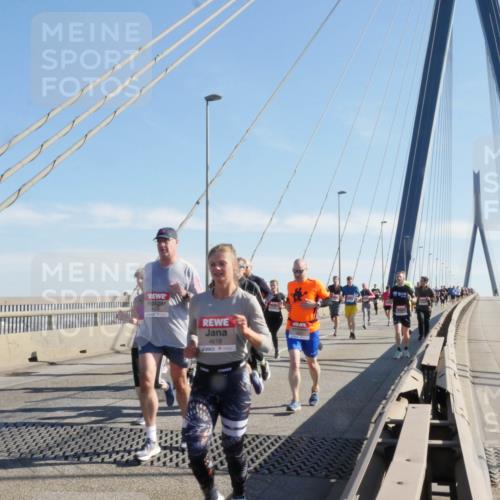 03.10.2025 - Köhlbrandbrückenlauf Matties Gatica Varas http://msf.ph/oto/9021640 03.10.2025 12:26:44 Position 1 4619 meine-sportfotos.de