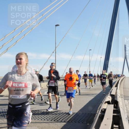 03.10.2025 - Köhlbrandbrückenlauf Matties Gatica Varas http://msf.ph/oto/9021642 03.10.2025 12:26:45 Position 1 4619 meine-sportfotos.de