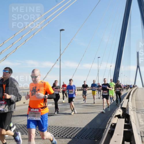 03.10.2025 - Köhlbrandbrückenlauf Matties Gatica Varas http://msf.ph/oto/9021645 03.10.2025 12:26:46 Position 1 5951, 5952 meine-sportfotos.de