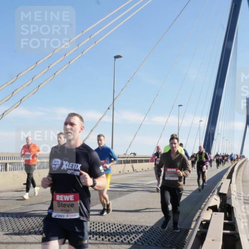 03.10.2025 - Köhlbrandbrückenlauf Matties Gatica Varas http://msf.ph/oto/9021651 03.10.2025 12:26:48 Position 1 4158 meine-sportfotos.de